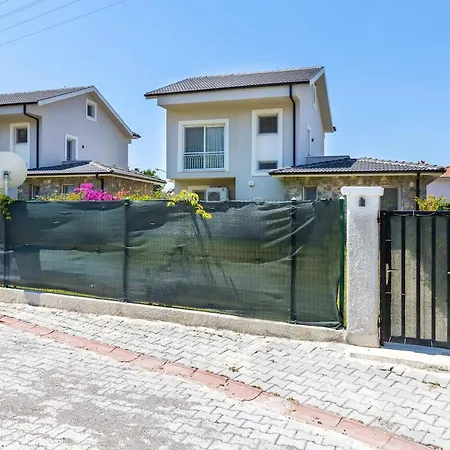 Nergis By Safiya Göcek