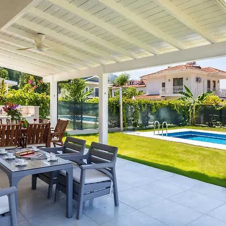 Nergis By Safiya Göcek