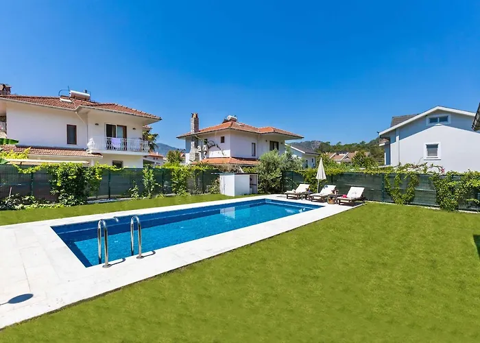 Nergis By Safiya Daire