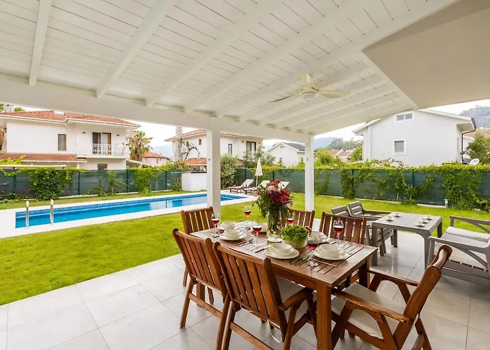 Nergis By Safiya Göcek