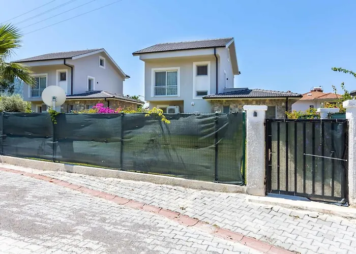 Nergis By Safiya Göcek