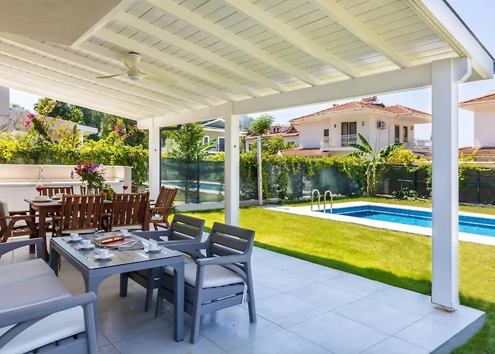 Nergis By Safiya Göcek